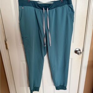 FIGS Zamora Joggers in Hydrogreen PLUS SIZE